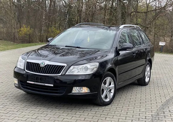 poręba Skoda Octavia cena 28900 przebieg: 212000, rok produkcji 2011 z Poręba